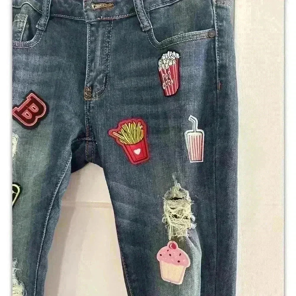 Machine Nouvelle Mode Jeans w/Patches fries, popcorn, letter B etc. Size 30.